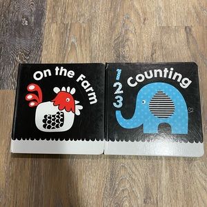 Usborne Tummy Time Board Book Kate Miller Farm Numbers black and white